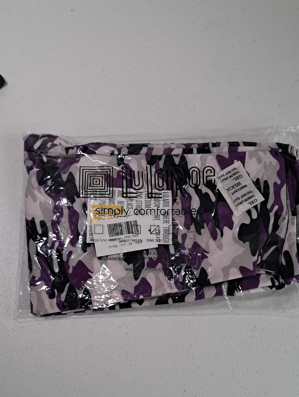 LuLaRoe Womans Purple and Black Camo Leggings Sizw OS NEW